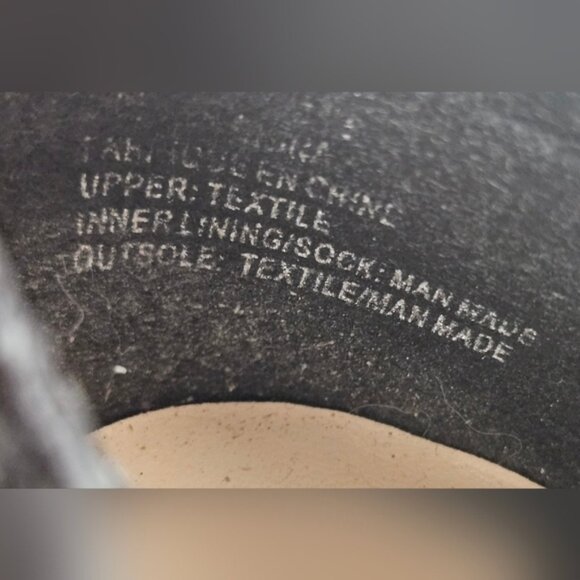 Chic Black Faux Snakeskin Loafers | Gold Bit Detail | Classic Size 8 Flats - Picture 9 of 11